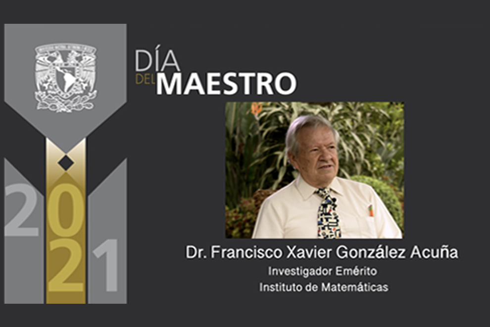 Francisco González Acuña es investido con el grado de Investigador Emérito durante la ceremonia del Día del Maestro