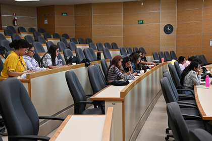 Escuela Mujeres Matemáticas 2026-17.JPG