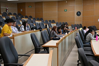 Escuela Mujeres Matemáticas 2026-17.JPG